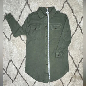 NWT Women’s Light Weight Button-up, Oversized Olive Green Size Small